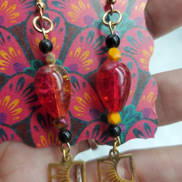 Handmade Beautiful Artisan dangle Earrings - Picture 4 of 16